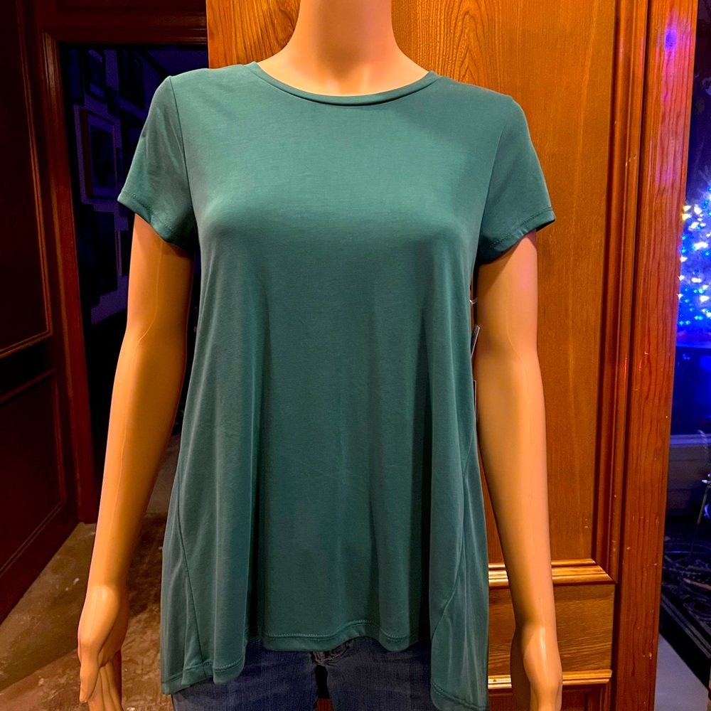 NWT Short sleeve hi/lo Jade green super soft top Chelsea28